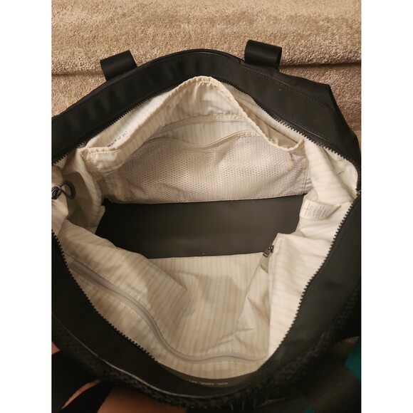 Lululemon Black Nylon & Mesh Large Travel or Gym Duffel Bag - Picture 6 of 12